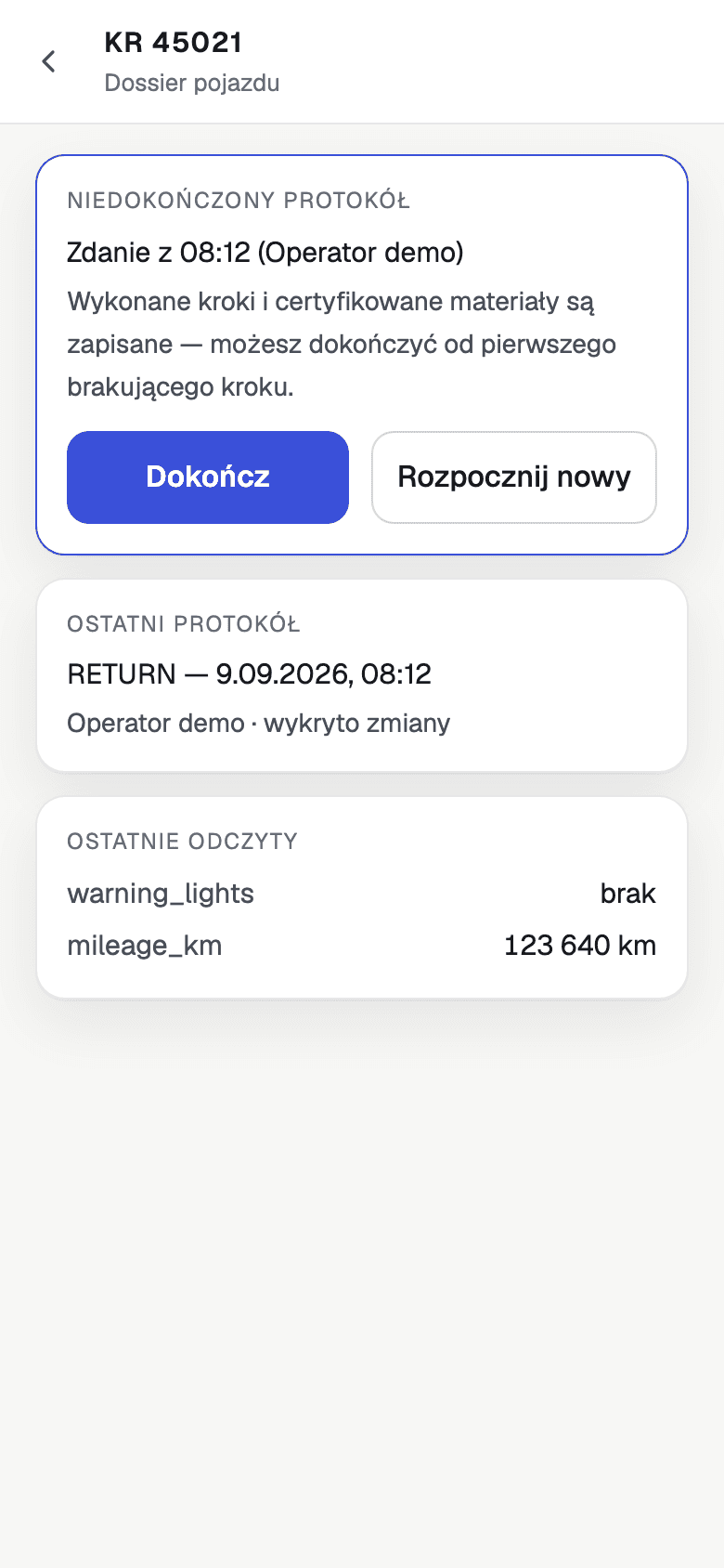 Ekran aplikacji terenowej EviTrust: dossier pojazdu z chronologią protokołów